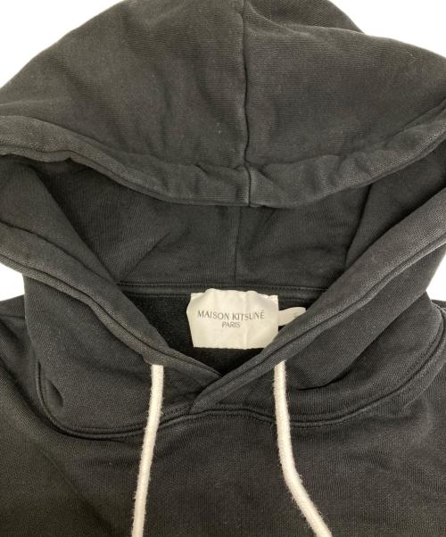 maison kitsune（メゾンキツネ）MAISON KITSUNE (メゾンキツネ) FOXHEADPATCH刺繍フーディ/フォックスヘッドパッチ 刺繍 フーディ ブラック サイズ:XSの古着・服飾アイテム