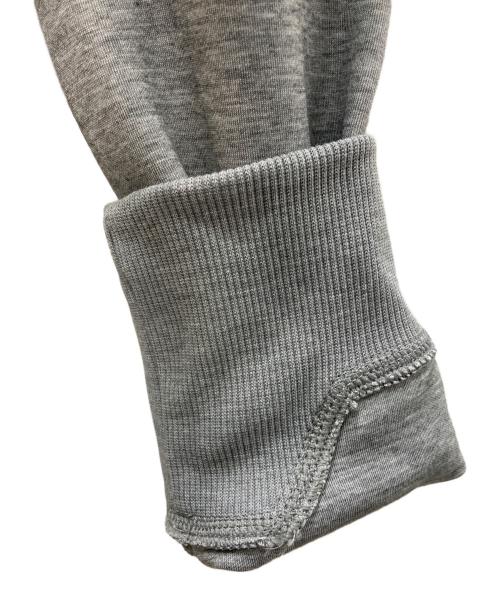 on（オン）on (オン) パーカー グレー サイズ:Sの古着・服飾アイテム