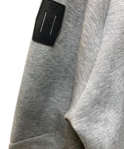 on（オン）on (オン) パーカー グレー サイズ:Sの古着・服飾アイテム