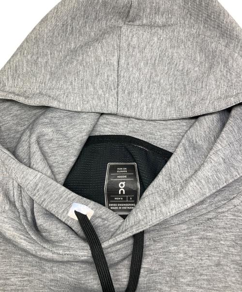 on（オン）on (オン) パーカー グレー サイズ:Sの古着・服飾アイテム