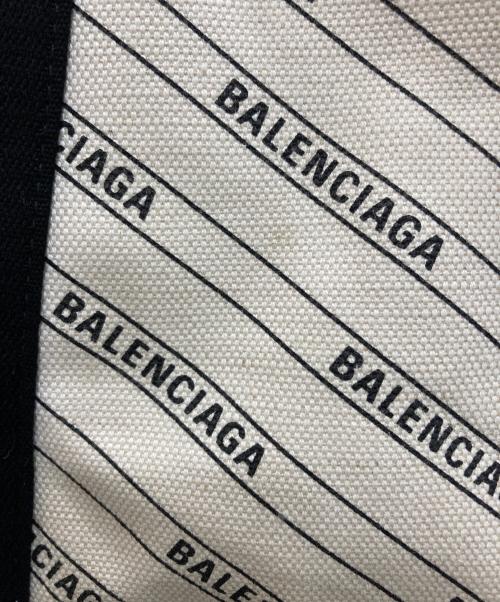BALENCIAGA（バレンシアガ）BALENCIAGA (バレンシアガ) ネイビーカバス キャンバストートバッグ ホワイト×ブラックの古着・服飾アイテム