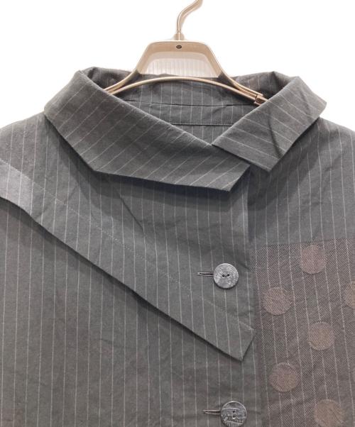 慈雨（ジウ）慈雨 (ジウ) ストライプ変形ジャケット ブラック×ブラウン サイズ:40 未使用品の古着・服飾アイテム