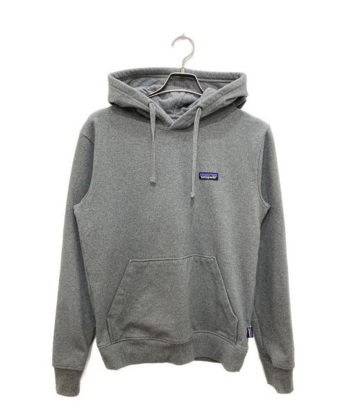 Patagonia（パタゴニア）Patagonia (パタゴニア) P-6 ラベル アップライザル フーディ グレー サイズ:Sの古着・服飾アイテム