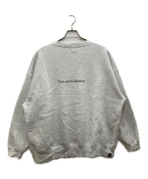 POET MEETS DUBWISE（ポエットミーツダブワイズ）POET MEETS DUBWISE (ポエットミーツダブワイズ) TRIP OVERSIZED SWEAT グレー サイズ:XLの古着・服飾アイテム