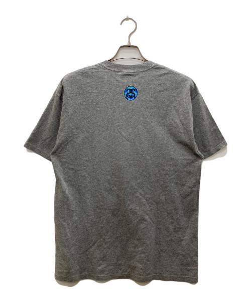 stussy（ステューシー）stussy (ステューシー) マーク・ポール・デレンＴシャツ グレー サイズ:Lの古着・服飾アイテム