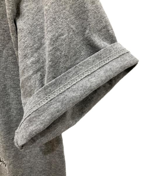 stussy（ステューシー）stussy (ステューシー) マーク・ポール・デレンＴシャツ グレー サイズ:Lの古着・服飾アイテム