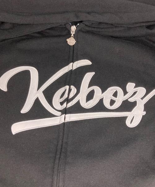 KEBOZ（ケボズ）KEBOZ (ケボズ) ロゴジップアップパーカー ブラック サイズ:Ｌの古着・服飾アイテム