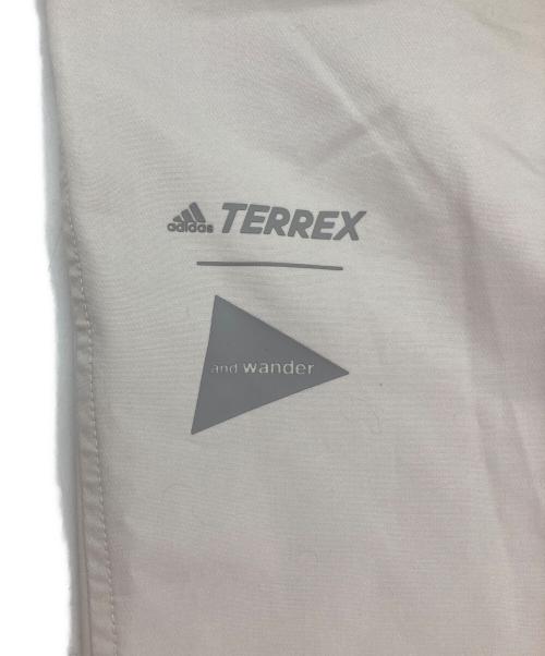 adidas（アディダス）adidas (アディダス) and wander (アンドワンダー) コラボトラウザー グレー サイズ:Ｍの古着・服飾アイテム