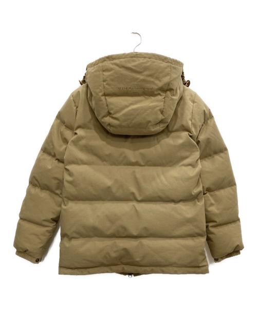 maison kitsune（メゾンキツネ）maison kitsune (メゾンキツネ) GOLDWIN (ゴールドウイン) コラボダウンジャケット ベージュ サイズ:XSの古着・服飾アイテム