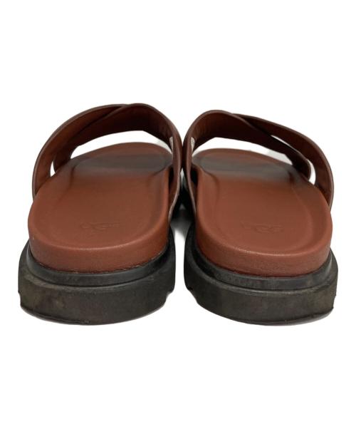 UGG（アグ）UGG (アグ) CAPITOLA CROSS SLIDE ブラウン サイズ:28の古着・服飾アイテム