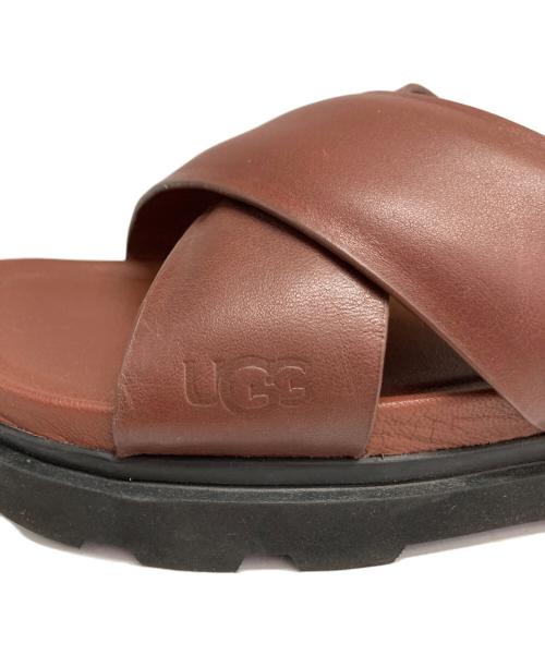 UGG（アグ）UGG (アグ) CAPITOLA CROSS SLIDE ブラウン サイズ:28の古着・服飾アイテム