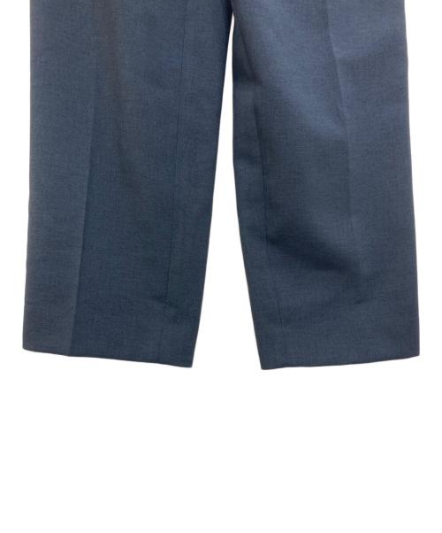 TIARA（ティアラ）TIARA (ティアラ) ベルテッドハイウエストテーパードパンツ ネイビー サイズ:SIZE3 未使用品の古着・服飾アイテム