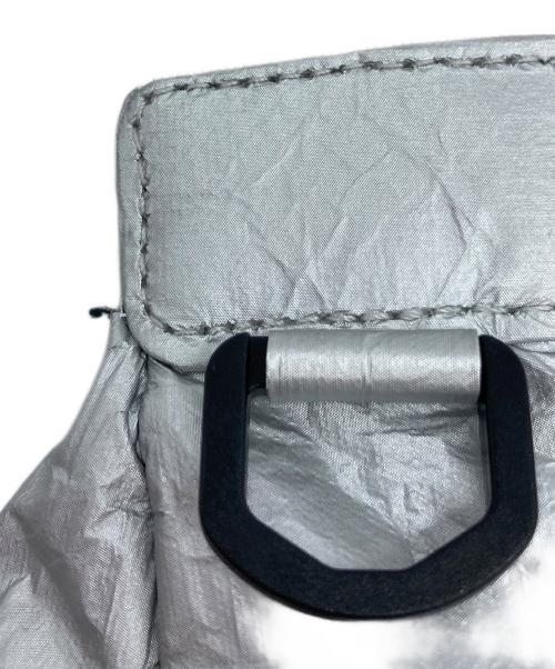 THINGS THAT MATTER（シングスザットマター）THINGS THAT MATTER (シングスザットマター) TYVEK MINI BODY BAG/タイベック　ミニ　ボディ　バッグ シルバーの古着・服飾アイテム
