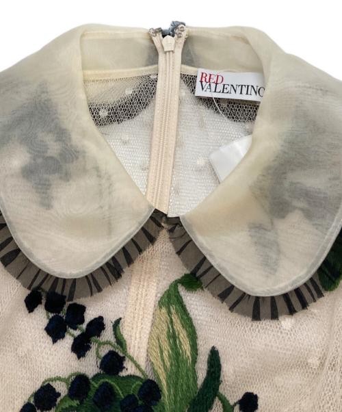 RED VALENTINO（レッドヴァレンティノ）RED VALENTINO (レッドヴァレンティノ) ドットすずらん刺繍チュールブラウス ベージュ サイズ:38の古着・服飾アイテム