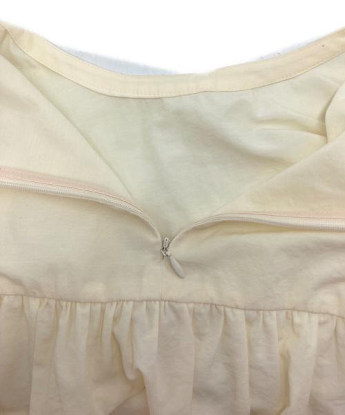YORI（ヨリ）yori (ヨリ) バックギャザーブラウス アイボリー サイズ:Freeの古着・服飾アイテム