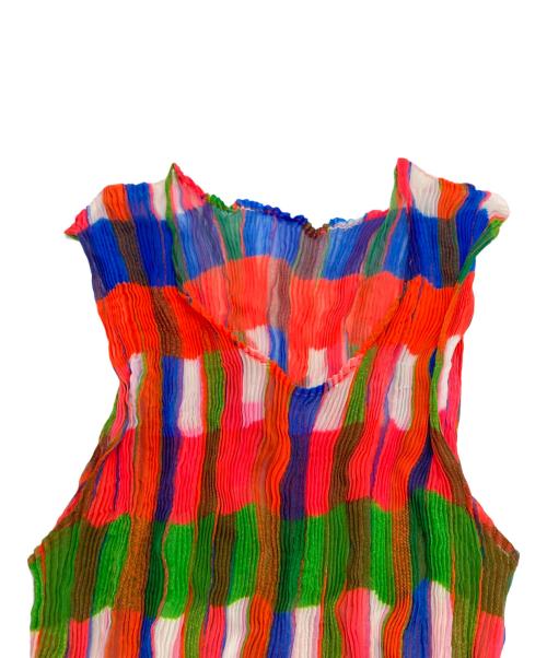 ISSEY MIYAKE（イッセイミヤケ）ISSEY MIYAKE (イッセイミヤケ) ノースリーブプリーツカットソー マルチカラー サイズ:2の古着・服飾アイテム