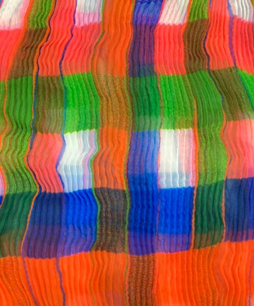 ISSEY MIYAKE（イッセイミヤケ）ISSEY MIYAKE (イッセイミヤケ) ノースリーブプリーツカットソー マルチカラー サイズ:2の古着・服飾アイテム