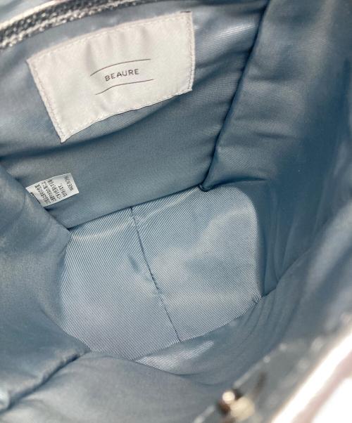 Beaure（ビュレ）Beaure (ビュレ) FSSPカウレザーバケツ型ショルダーバッグ シルバー 未使用品の古着・服飾アイテム