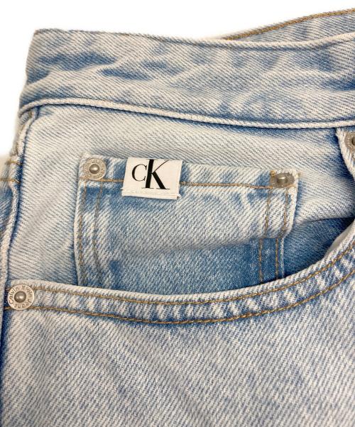 Calvin Klein Jeans（カルバンクラインジーンズ）Calvin Klein Jeans (カルバンクラインジーンズ) STRAIGHT JEANS/ストレートジーンズ インディゴ サイズ:Ｗ30の古着・服飾アイテム