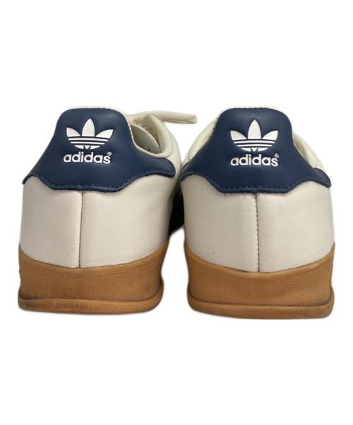 adidas（アディダス）adidas (アディダス) BEAUTY&YOUTH (ビューティーアンドユース) ローカットスニーカー ホワイト×ネイビー サイズ:27.5cmの古着・服飾アイテム