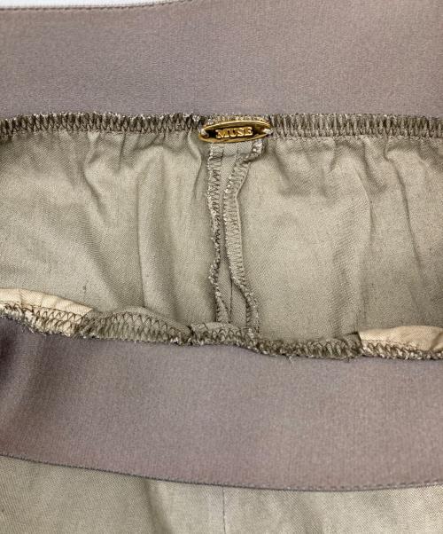 MUSE de Deuxieme Classe（ミューズ ドゥーズィエム クラス）MUSE de Deuxieme Classe (ミューズ ドゥーズィエム クラス) STRETCH TWILL タックパンツパンツ カーキ サイズ:36の古着・服飾アイテム