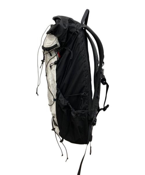 山と道（ヤマトミチ）山と道 (ヤマトミチ) MINI バッグパック ブラック×ホワイトの古着・服飾アイテム