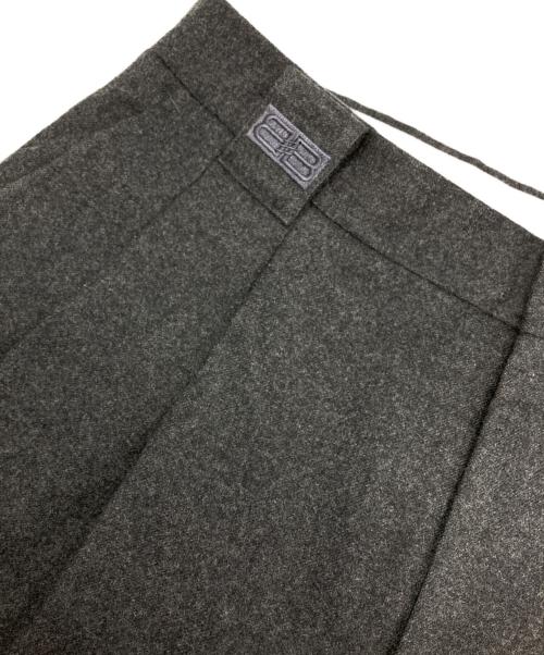 BALENCIAGA SPORTS（バレンシアガ）BALENCIAGA SPORTS (バレンシアガ) ウールタックスラックス グレー サイズ:表記無の古着・服飾アイテム