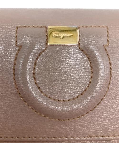 Ferragamo（フェラガモ）Ferragamo (フェラガモ) 長財布 ブラウンの古着・服飾アイテム