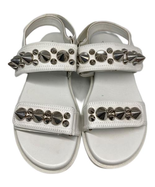 Christian Louboutin（クリスチャン・ルブタン）Christian Louboutin (クリスチャン・ルブタン) スタッズサンダル ホワイト サイズ:37の古着・服飾アイテム