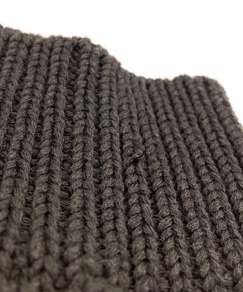 6(ROKU) BEAUTY&YOUTH（ロク ビューティーアンドユース）6(ROKU) BEAUTY&YOUTH (ロク ビューティーアンドユース) スカシ Vネック カーディガン ブラック サイズ:FREEの古着・服飾アイテム