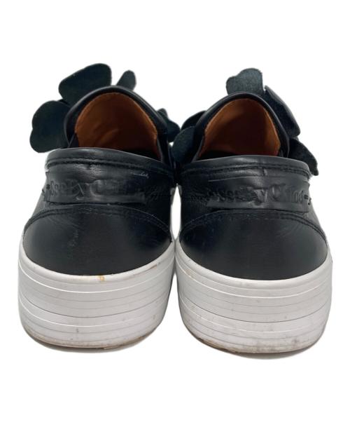 SEE BY CHLOE（シーバイクロエ）SEE BY CHLOE (シーバイクロエ) フラワーモチーフスリッポン ブラック サイズ:36の古着・服飾アイテム