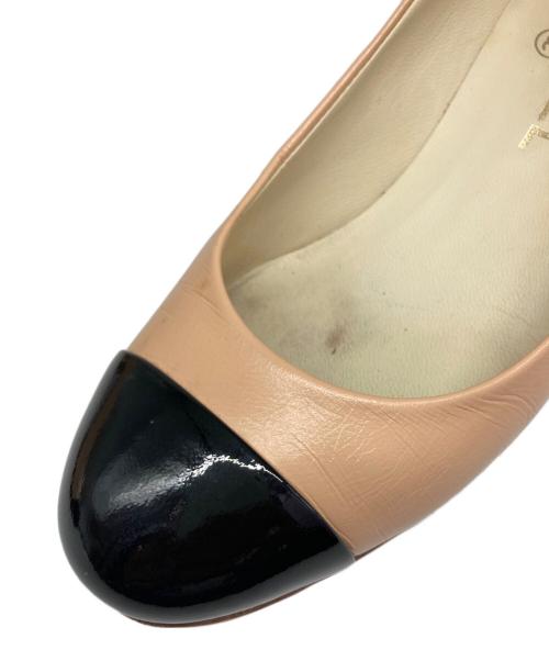 CHANEL（シャネル）CHANEL (シャネル) カメリアヒールパンプス ベージュ サイズ:36 1/2の古着・服飾アイテム