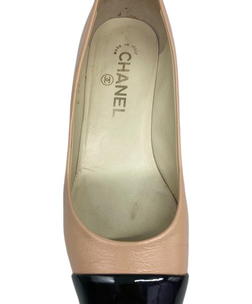 CHANEL（シャネル）CHANEL (シャネル) カメリアヒールパンプス ベージュ サイズ:36 1/2の古着・服飾アイテム