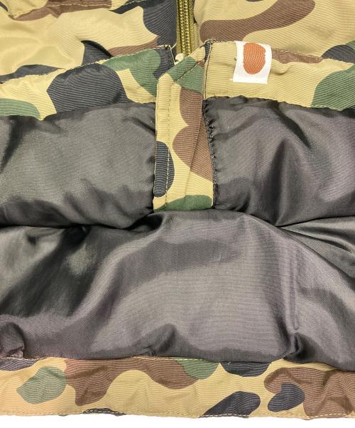 A BATHING APE（ア ベイシング エイプ）A BATHING APE (ア ベイシング エイプ) サルカモ柄 ジップダウンジャケット カーキ サイズ:XLの古着・服飾アイテム
