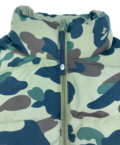 A BATHING APE（ア ベイシング エイプ）A BATHING APE (ア ベイシング エイプ) サルカモ柄 ジップダウンジャケット カーキ サイズ:XLの古着・服飾アイテム