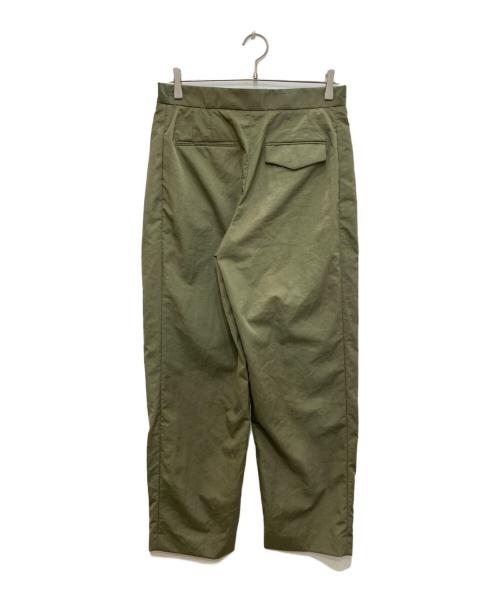 BEIGE（ベイジ）BEIGE (ベイジ) カービーシルエットタックパンツ カーキ サイズ:6 未使用品の古着・服飾アイテム