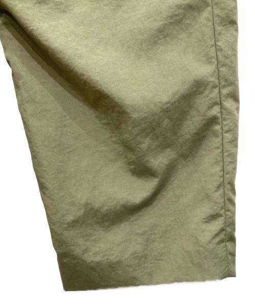 BEIGE（ベイジ）BEIGE (ベイジ) カービーシルエットタックパンツ カーキ サイズ:6 未使用品の古着・服飾アイテム