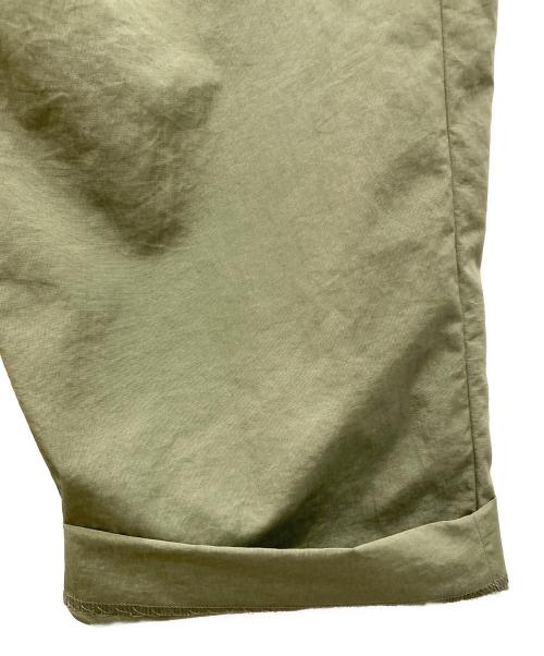 BEIGE（ベイジ）BEIGE (ベイジ) カービーシルエットタックパンツ カーキ サイズ:6 未使用品の古着・服飾アイテム