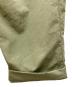 中古・古着 BEIGE (ベイジ) カービーシルエットタックパンツ カーキ サイズ:6 未使用品：5000円