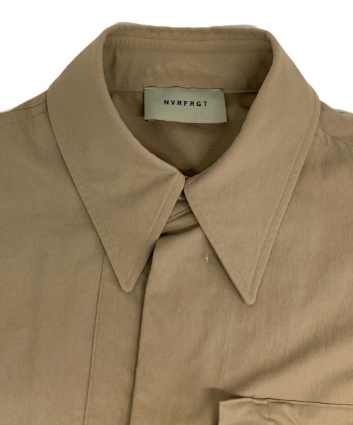 NVRFRGT（ネヴァーフォーゲット）NVRFRGT (ネヴァーフォーゲット) RECYCLED NYLON HOOK FRONT SHIRT/リサイクル ナイロン フック フロント ジャケット ベージュ サイズ:1の古着・服飾アイテム