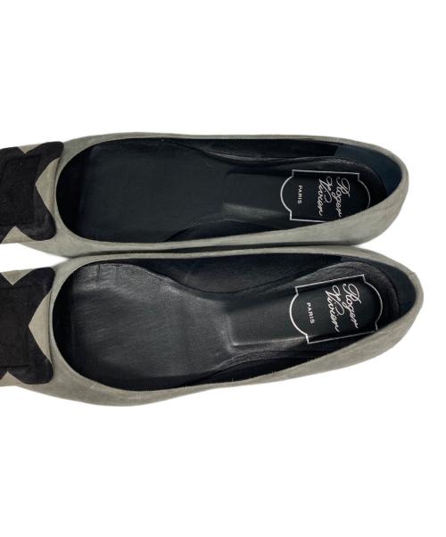 Roger Vivier（ロジェ ヴィヴィエ）Roger Vivier (ロジェ ヴィヴィエ) スウェードフラットシューズ グレー サイズ:39の古着・服飾アイテム