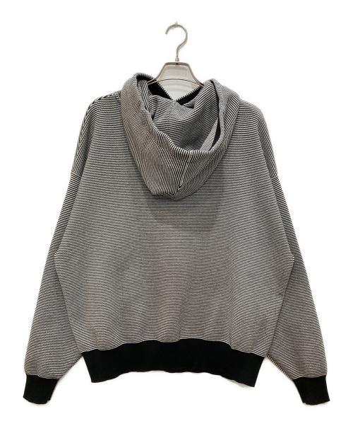 CABAN（キャバン）CABaN (キャバン) プルオーバーパーカー ホワイト×ブラック サイズ:XLの古着・服飾アイテム