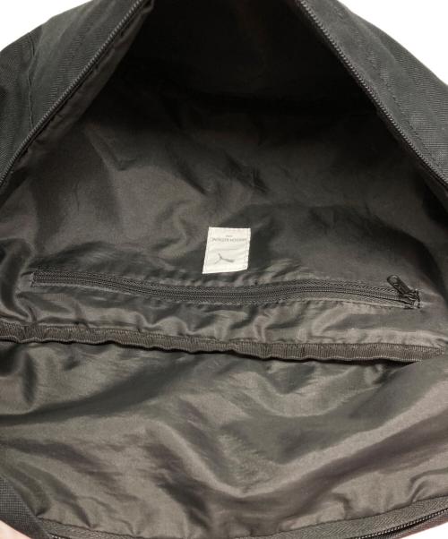 PUMA（プーマ）PUMA (プーマ) maison kitsune (メゾンキツネ) ボディーバッグ ブラックの古着・服飾アイテム