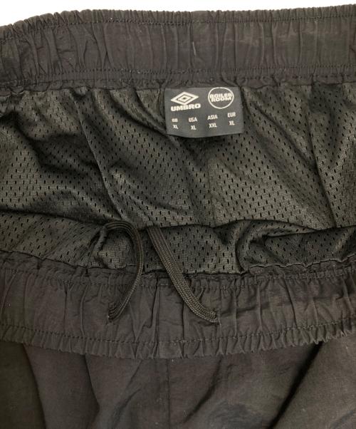 UMBRO（アンブロ）UMBRO (アンブロ) BOILER ROOM (ボイラールーム) ナイロントラックパンツ ブラック サイズ:ASIA XXLの古着・服飾アイテム