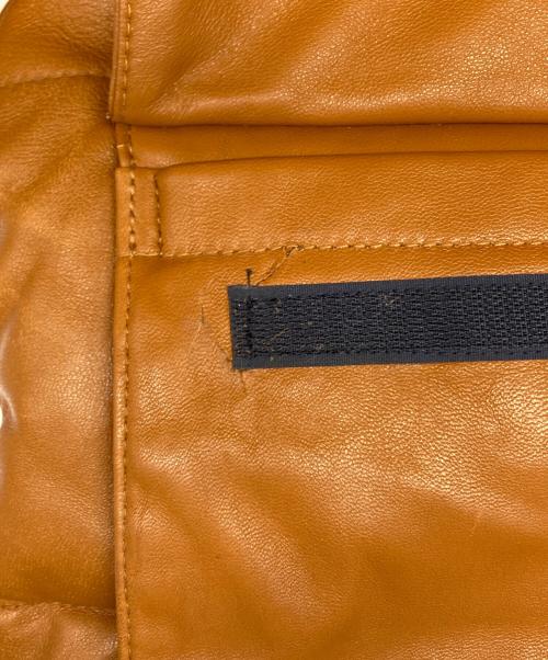 A BATHING APE（ア ベイシング エイプ）A BATHING APE (ア ベイシング エイプ) Leather Classic Down Jacket/レザークラシックダウンジャケット ベージュ サイズ:Ｓの古着・服飾アイテム