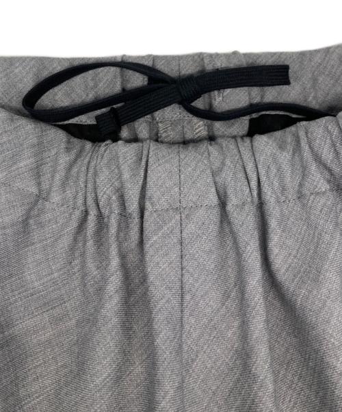 GALERIE VIE（ギャルリーヴィー）GALERIE VIE (ギャルリーヴィー) ウォッシャブルギャバジン イージーセミワイドパンツ グレー サイズ:32の古着・服飾アイテム