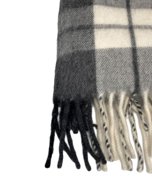 Begg & Co（ベグアンドコー）Begg & Co (ベグアンドコー) Demi-Luxe Beams (デミルクス ビームス) アンゴラ混チェックマフラー ホワイト×ブラックの古着・服飾アイテム
