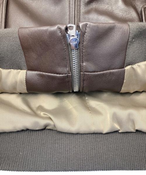 UNIVERSAL LANGUAGE（ユニバーサルランゲージ）UNIVERSAL LANGUAGE (ユニバーサルランゲージ) レザースウィングトップ ブラウン サイズ:SMALLの古着・服飾アイテム