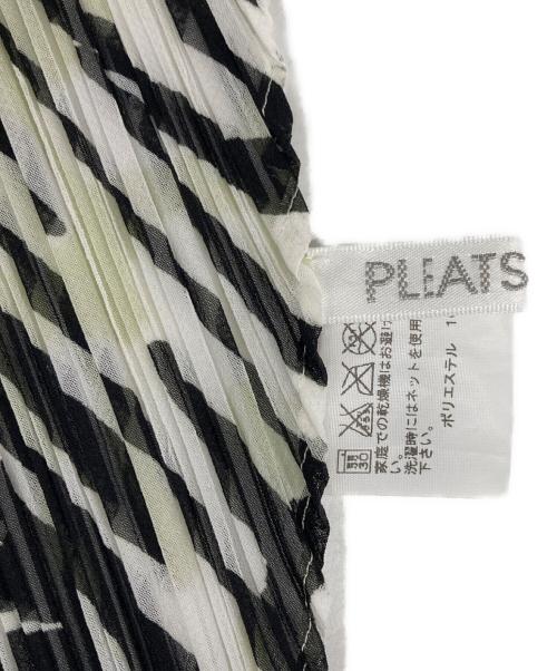 PLEATS PLEASE（プリーツプリーズ）PLEATS PLEASE (プリーツプリーズ) プリーツストール ホワイト×ブラックの古着・服飾アイテム