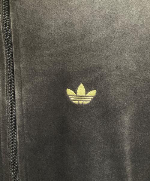 adidas（アディダス）adidas (アディダス) FIREBIRD VELOUR TRACK TOP/ファイアーバードベロアトラックトップ ブラウン サイズ:XS 未使用品の古着・服飾アイテム
